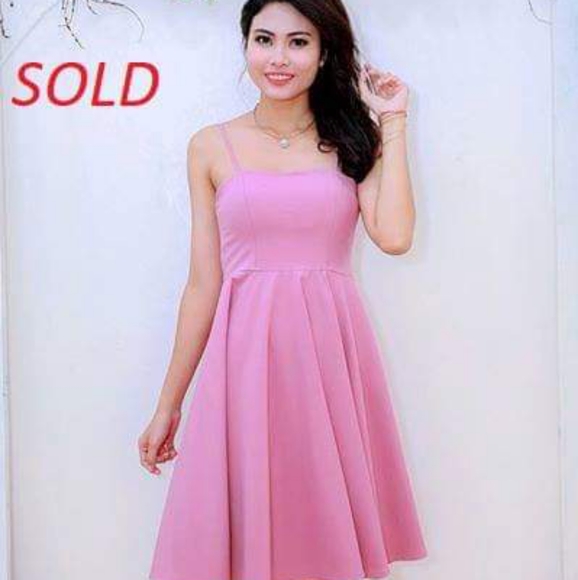 dresses - Picture 1 of 1